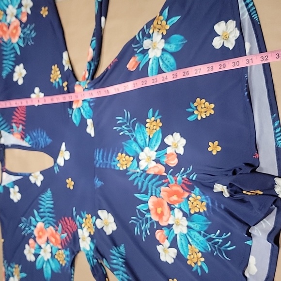 Express Vibrant Blue and Orange Shorts - Picture 12 of 16